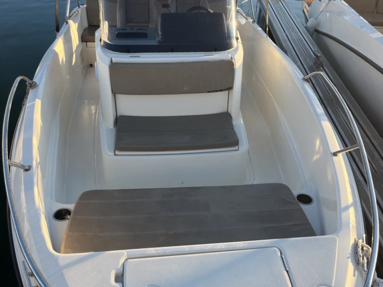 Quicksilver Activ 605 Open in Marseille on SamBoat