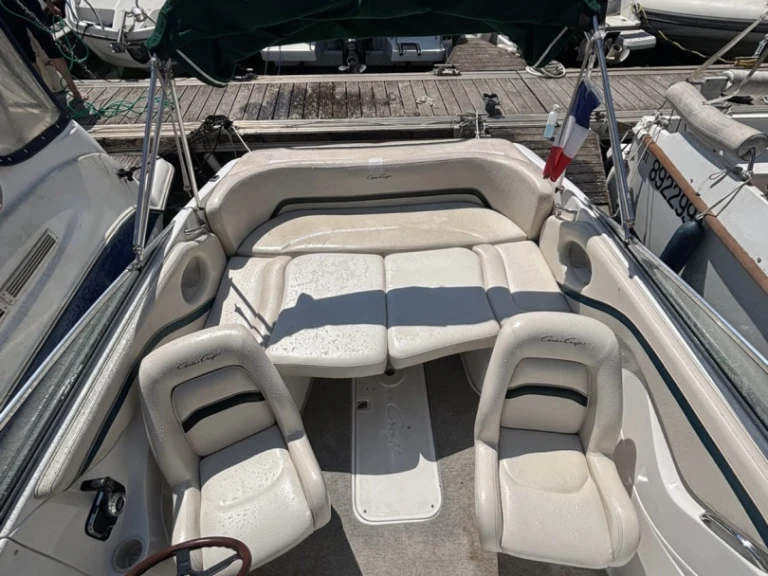 Rent a Chris Craft Chris Craft 210 CC Mandelieu-la-Napoule