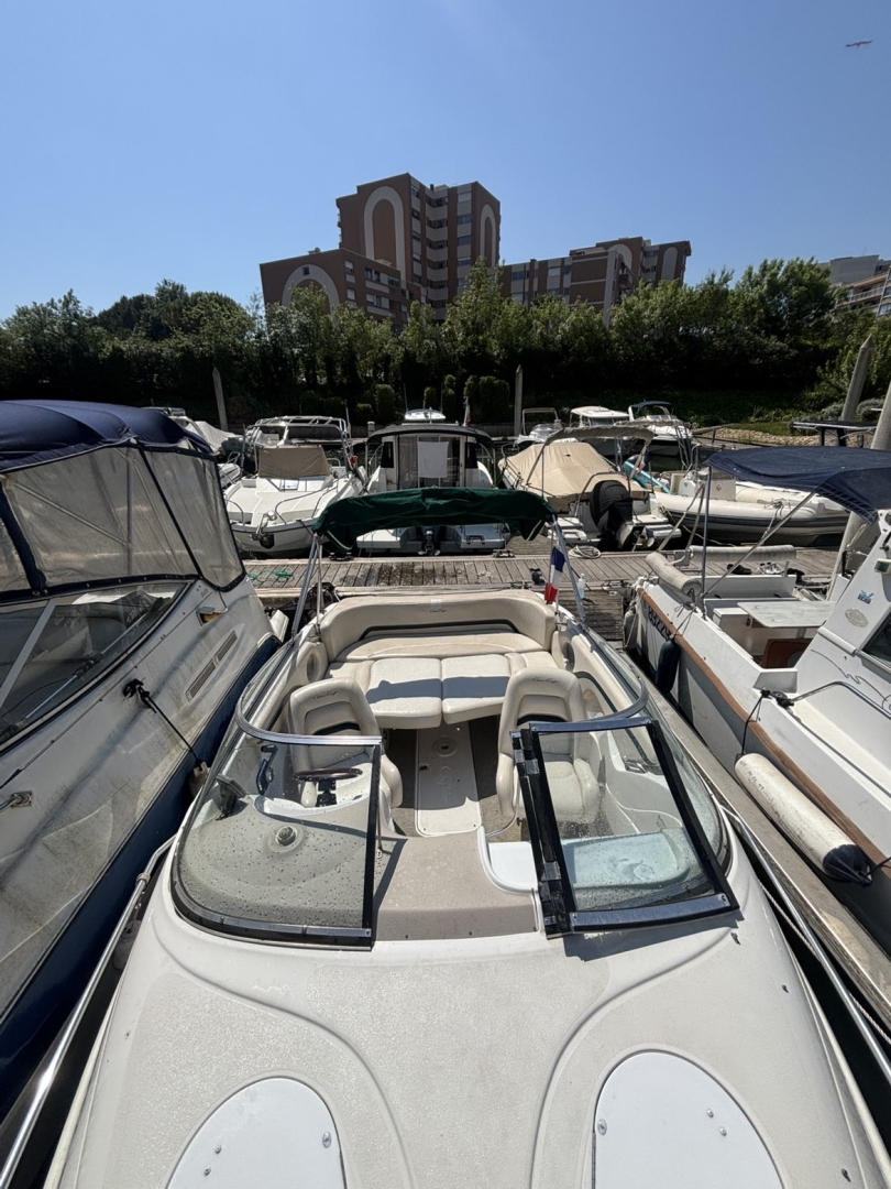 Yacht charter Mandelieu-la-Napoule cheap Chris Craft 210 CC