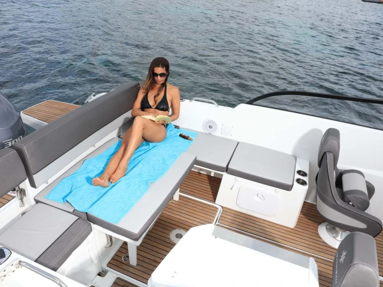 Bareboat Rental Motorboat Jeanneau with a boat licence