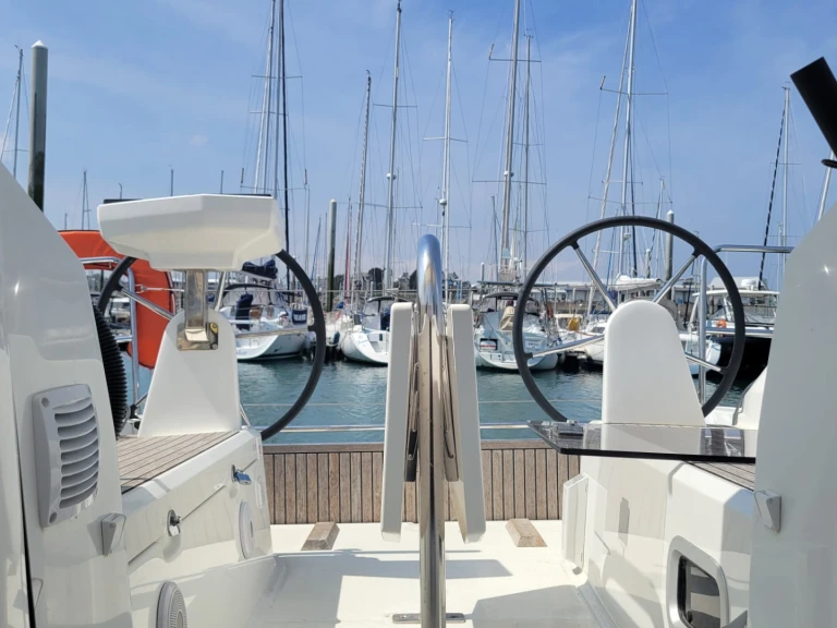 Bareboat Rental Sailboat Bénéteau with a boat licence