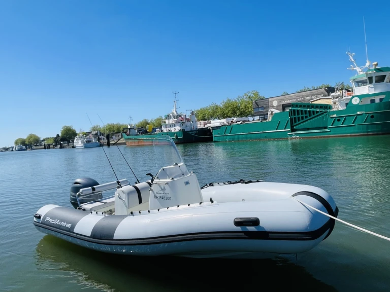 Zodiac Pro Open 550 Ultimate in Arzon on SamBoat