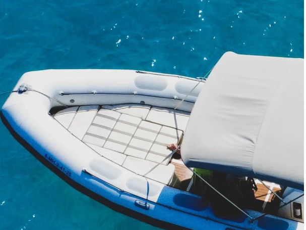 RIB rental in Sant Lluís - Valiant Valiant 750 Vanguard