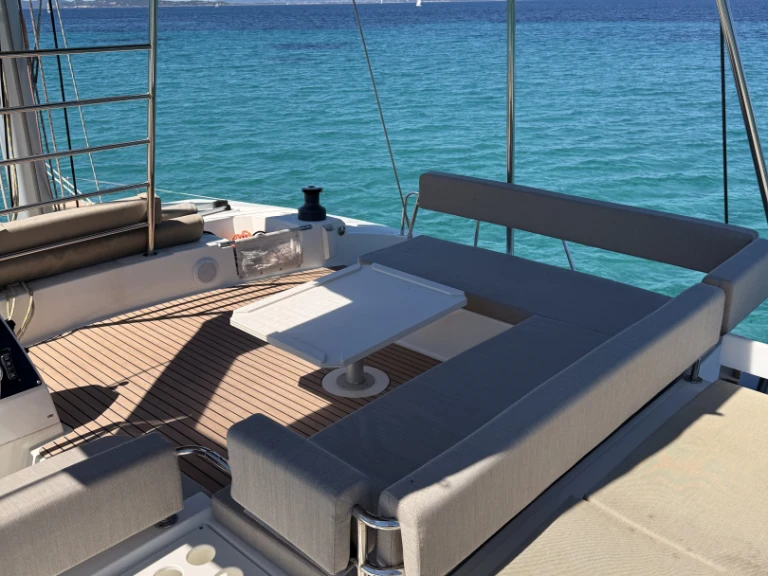 Rent a Lagoon Lagoon 450 F Hyères