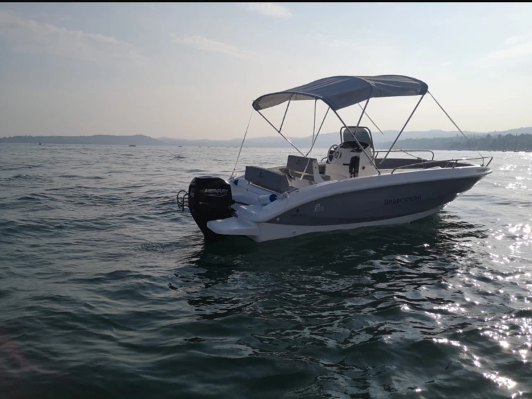 Yacht charter Taormina cheap Q20