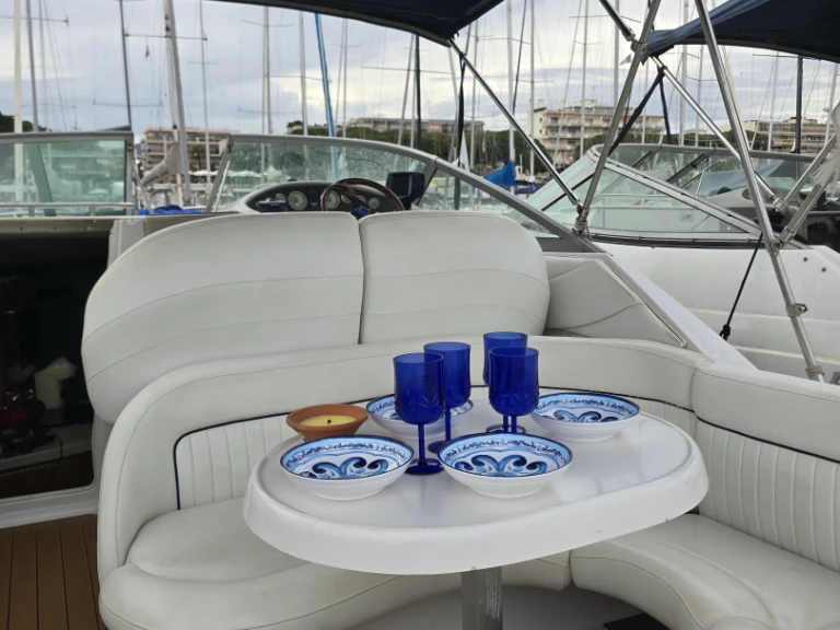 Rent a Four Winns Vista 248 Mandelieu-la-Napoule
