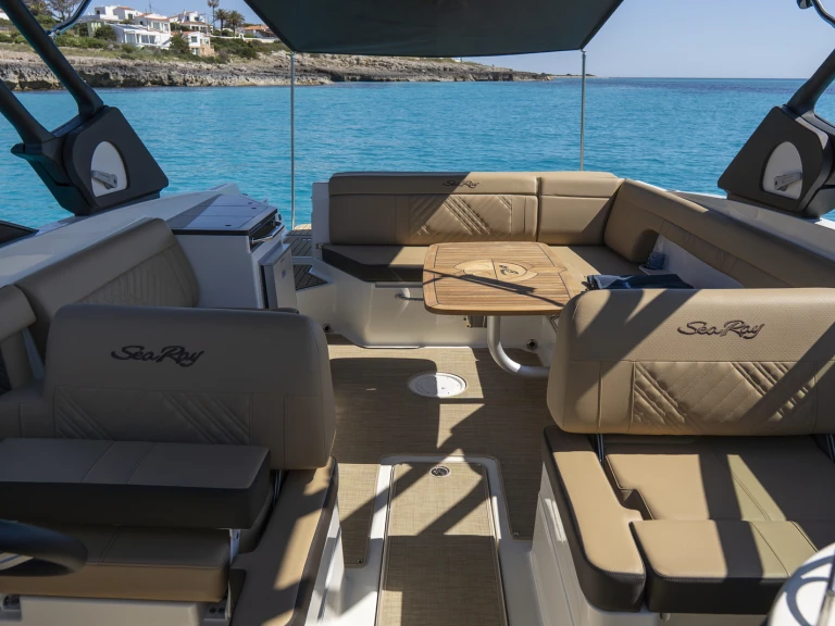 Boat rental Sea Ray SDX 290 in Mahon Port on Samboat