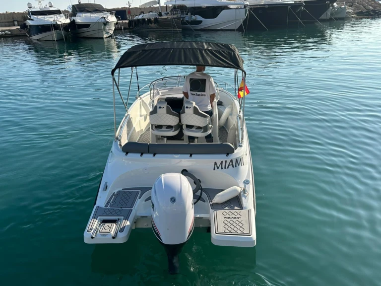 Bareboat Rental Motorboat Astec with a boat licence
