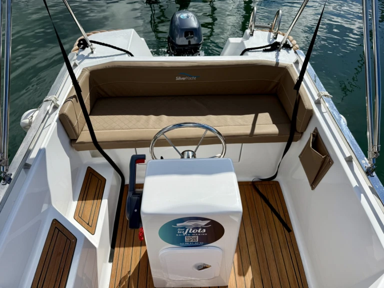 Motorboat for rent Combrit at the best price