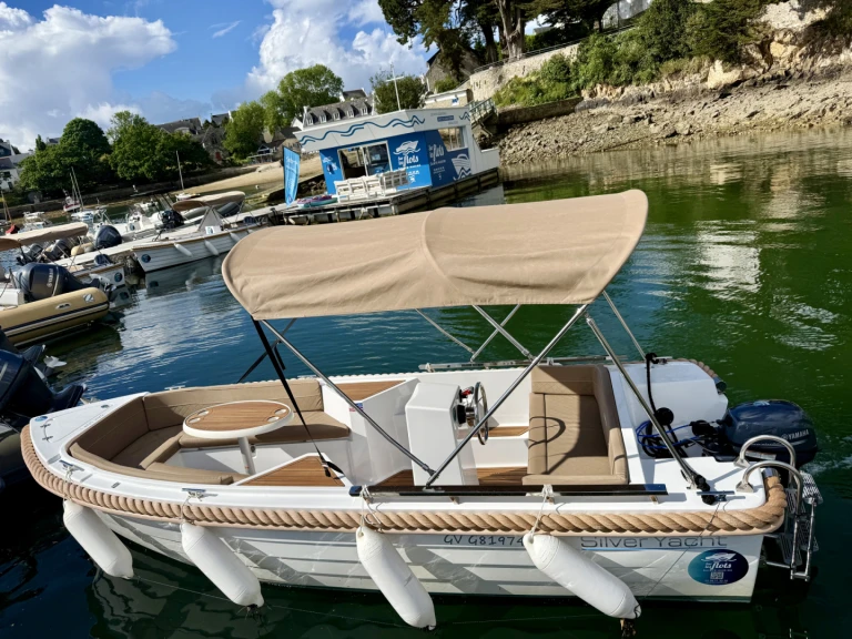 Silver Yacht Silver 495 in Combrit on SamBoat