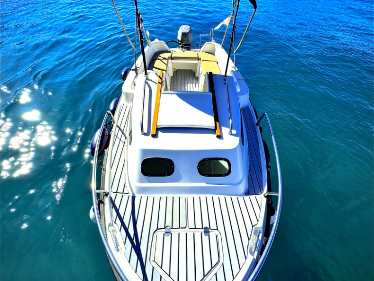 Yacht charter Dubrovnik cheap M-SPORT 500 cabin