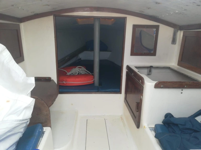 Yacht charter La Rochelle cheap J 24
