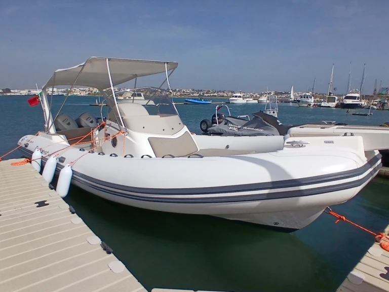 Yacht charter Portimão cheap Tempest 850