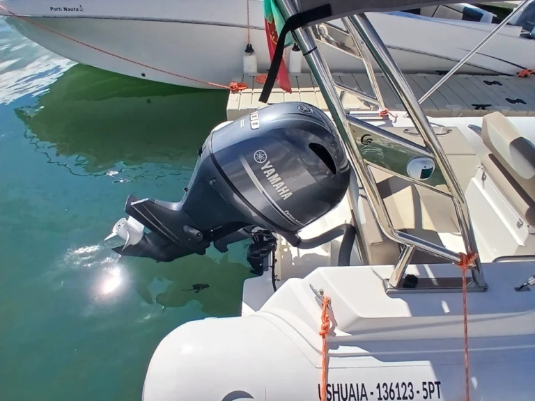 RIB rental in Portimão - Capelli Tempest 600
