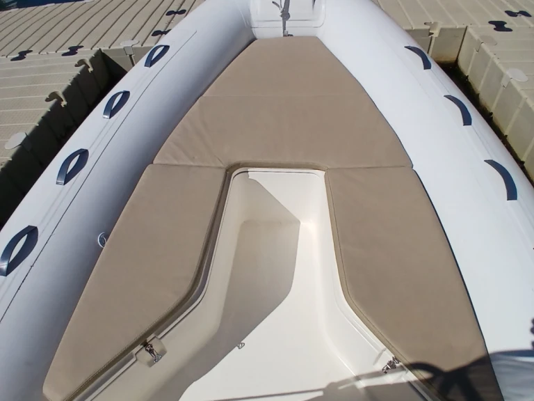 Bareboat Rental RIB Capelli with a boat licence