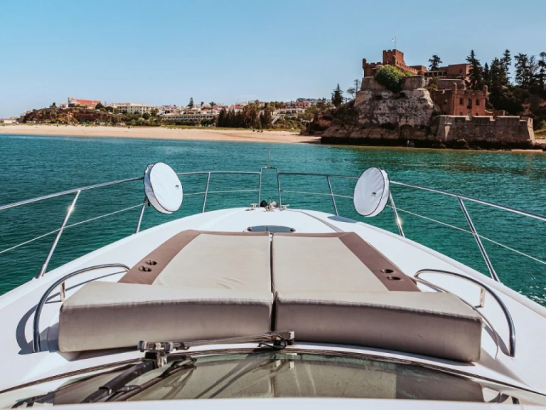 Boat rental Sunseeker Camargue 50 in Portimão on Samboat