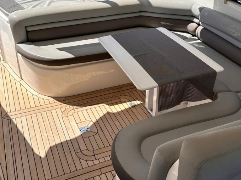 Luxury Yacht rental with or without captain Sunseeker Portimão