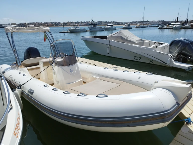 Yacht charter Portimão cheap Tempest 650