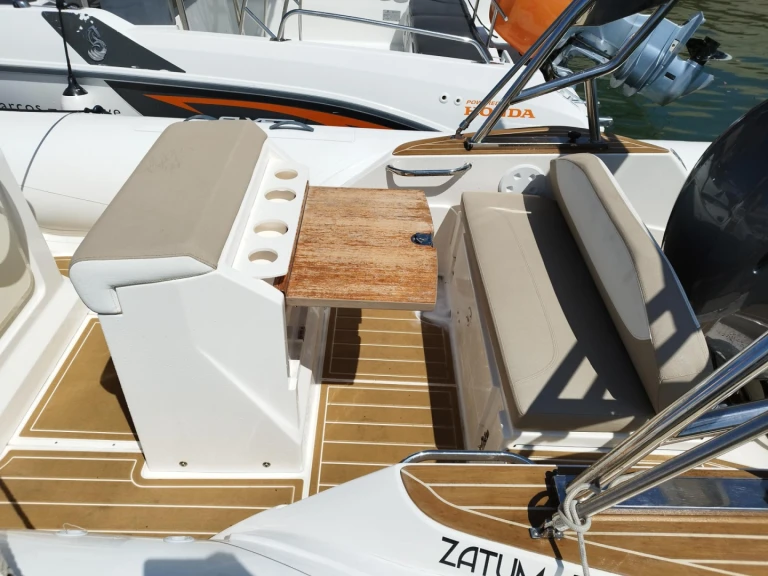 Bareboat Rental RIB Capelli with a boat licence