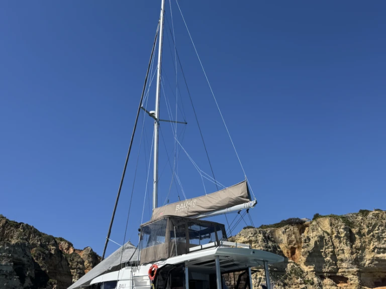 Bali Bali 4.8 in Portimão on SamBoat