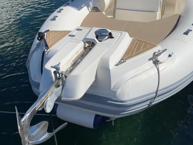 Bareboat Rental RIB Capelli with a boat licence