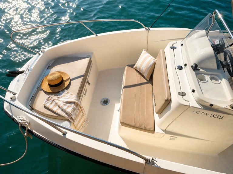 Rent a Quicksilver Activ 555 Open Palavas-les-Flots