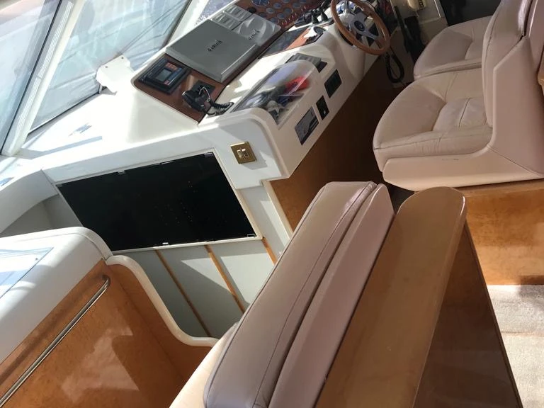 Rent a Princess Princess 65 Fly Umag