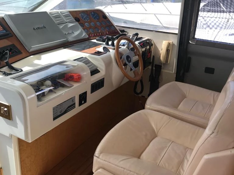Luxury Yacht rental in Umag - Princess Princess 65 Fly