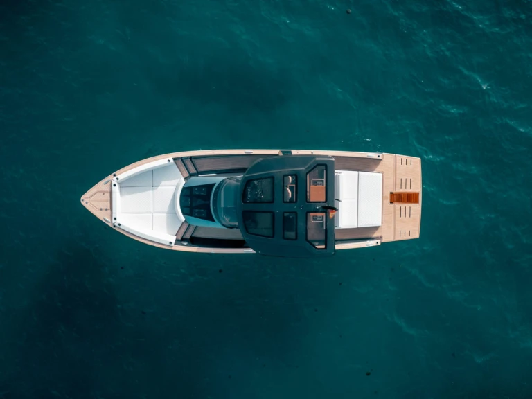 Rent a Tesoro Yachts T40 Chaniá