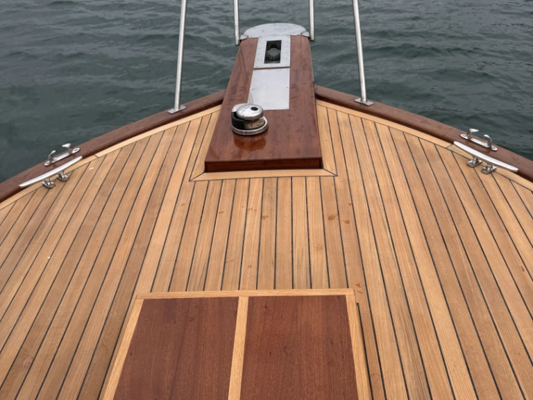 Motorboat rental with or without captain Cris-Craft Mahón
