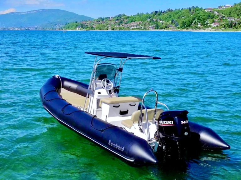 Motorboat for rent Aix-les-Bains at the best price