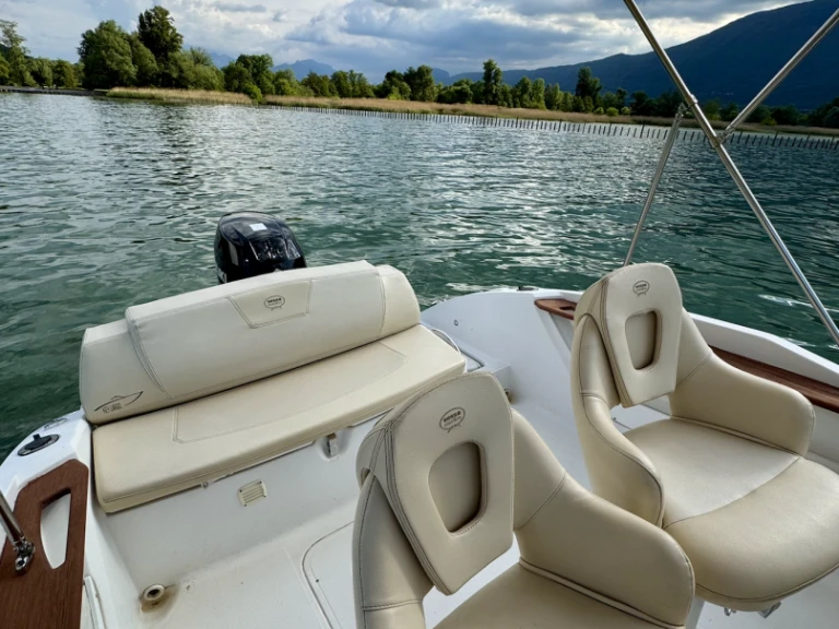 Motorboat rental with or without captain Sessa Marine Aix-les-Bains
