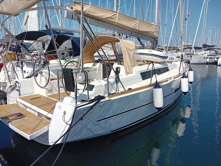 Sailboat rental with or without captain Dufour Biograd na Moru