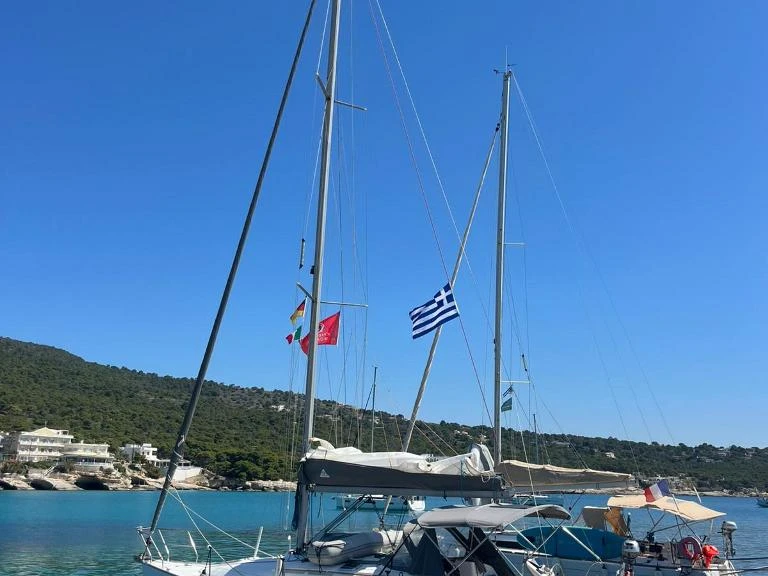 Sailboat rental with or without captain Jeanneau Néa Péramos