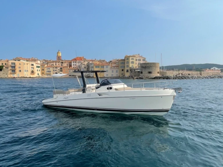 Yacht charter Port Grimaud cheap FIART 33