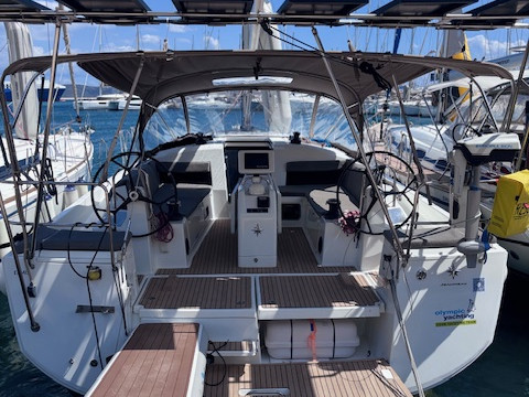Jeanneau Sun Odyssey 440 charter bareboat or captained in  Lávrio