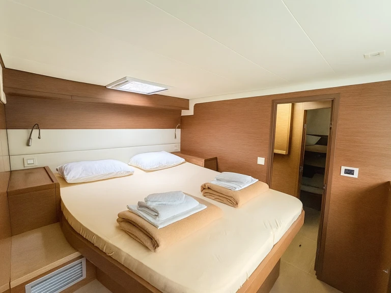 Catamaran rental with or without captain Lagoon Lávrio