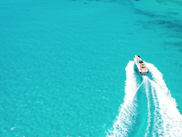 Yacht charter Mahón cheap Astondoa 40 Open
