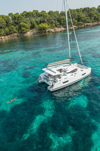 Fountaine Pajot L40 in Cannes on SamBoat