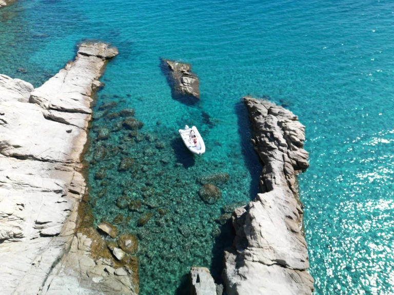 Yacht charter Villasimius cheap California 550