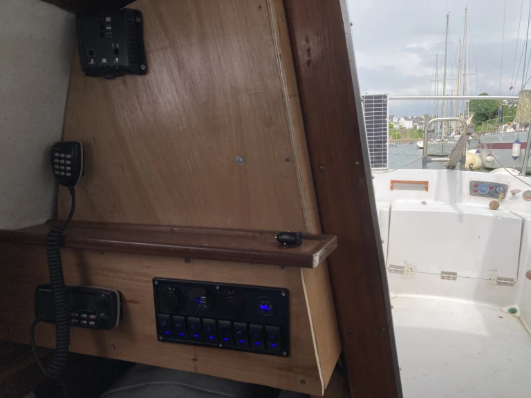 Sailboat rental with or without captain Jeanneau Bono