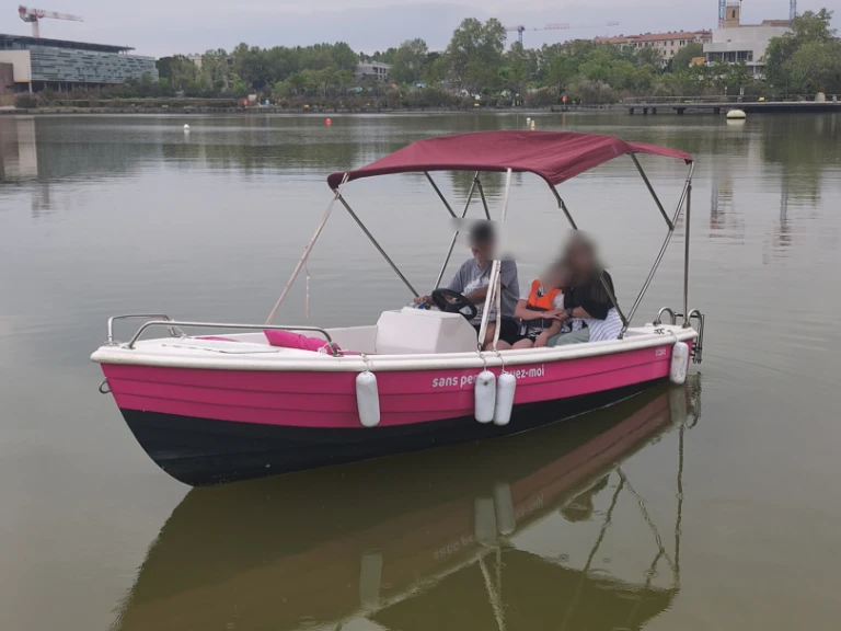 Yacht charter Istres cheap Livia 450