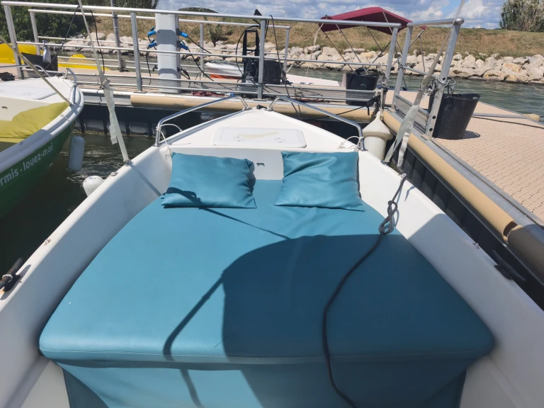 Sans Permis Électrique  in Istres on SamBoat