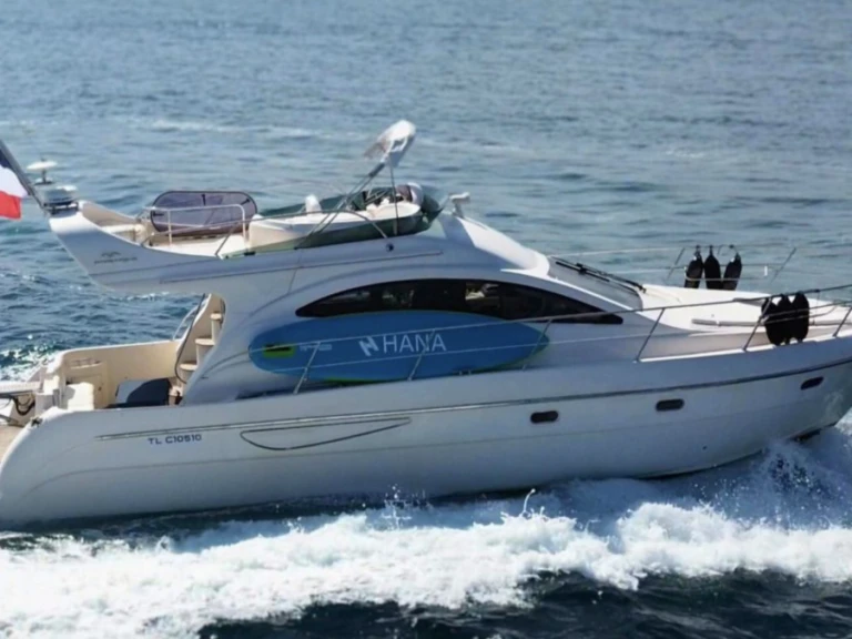 Motorboat rental with or without captain Intermare Port de Saint Tropez