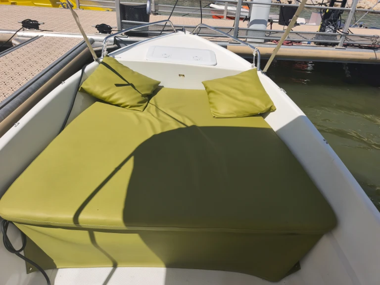 Yacht charter Istres cheap Électrique 