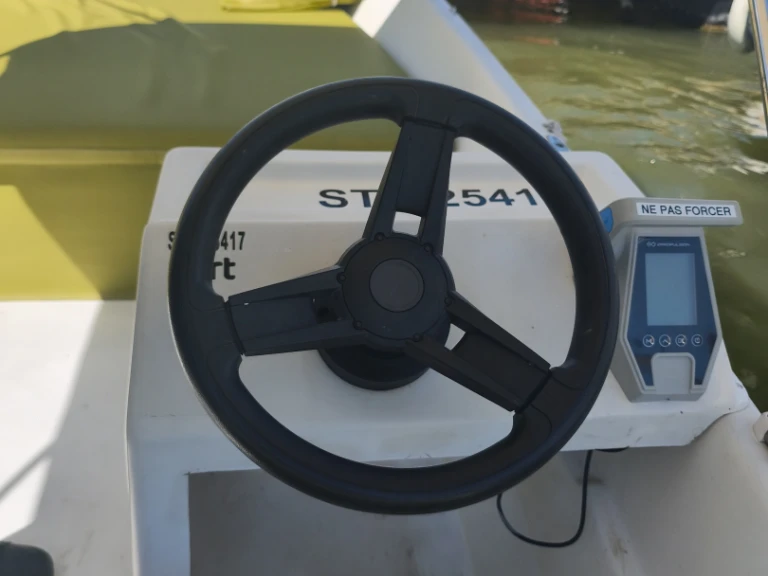 Motorboat rental with or without captain Sans Permis Istres