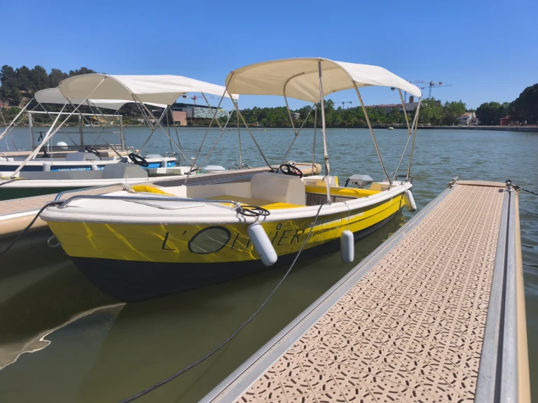 Motorboat for rent Istres at the best price