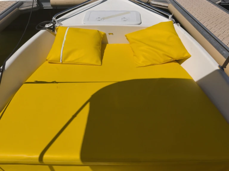 Yacht charter Istres cheap Électrique 