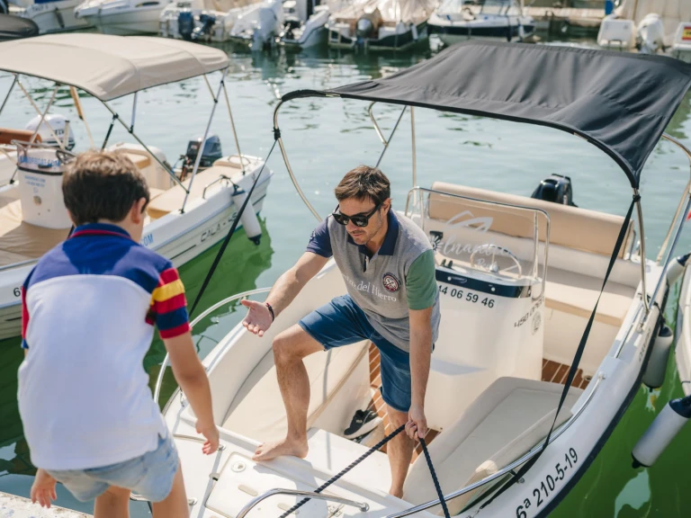 Motorboat rental with or without captain Karel Benalmádena
