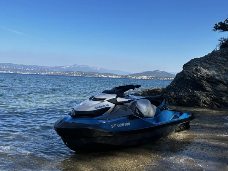 Boat rental Sea-Doo 170 gtx in Hyères on Samboat